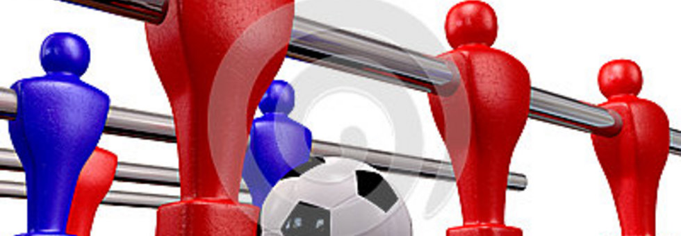 Parte anteriore di calcio iniziale di foosball isolata 27691476